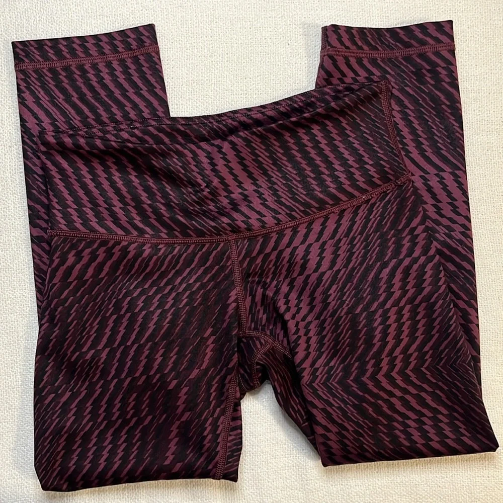 Lululemon crop mid rise leggings capri size‎ 4